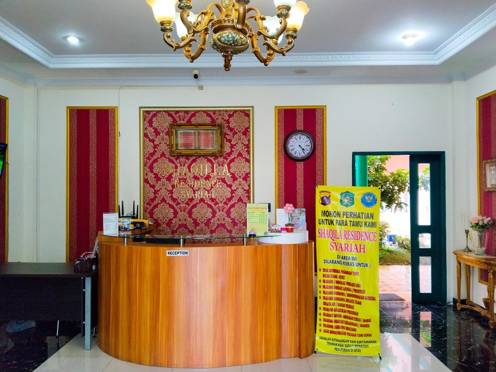 Готель Grand Shaqilla Syariah Deli Tua Екстер'єр фото